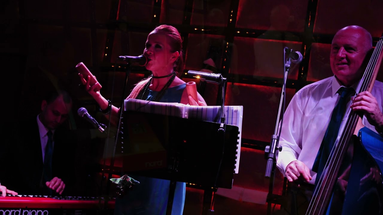 Video isječak izvedbe pjesme Cheek to Cheek